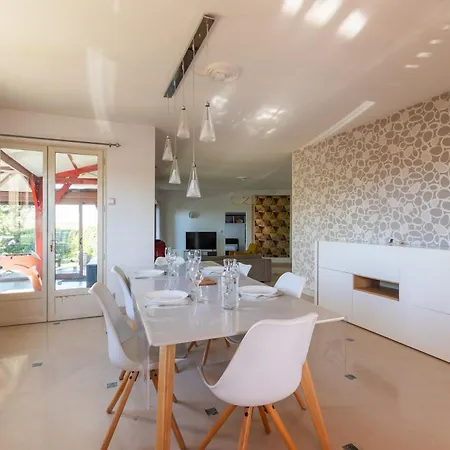 La Jolie Niortaise - Avec Piscine Holiday home *