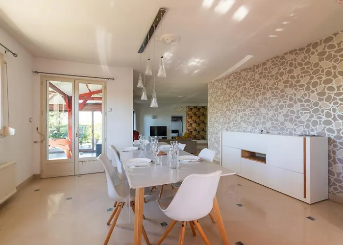 La Jolie Niortaise - Avec Piscine Сasa de vacaciones *