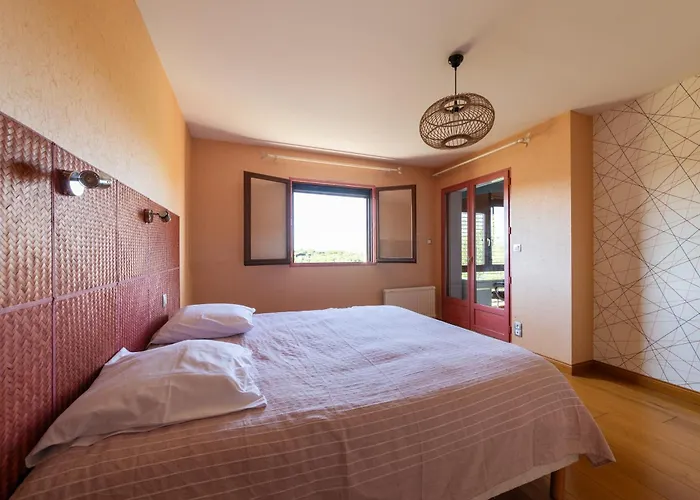 Сasa de vacaciones La Jolie Niortaise - Avec Piscine